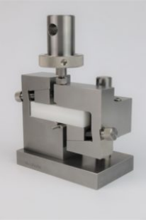 Shear test fixture (ASTM D5379) and composite material testing machine test process