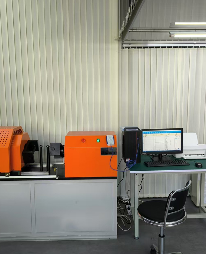 Nut locking performance testing machine