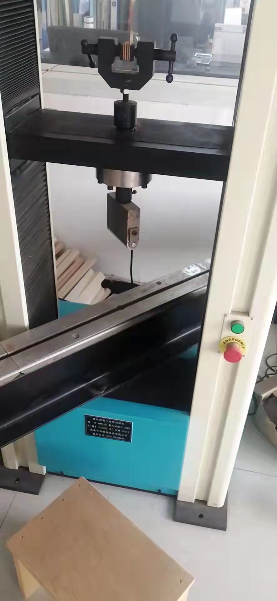 Artificial panel universal testing machine